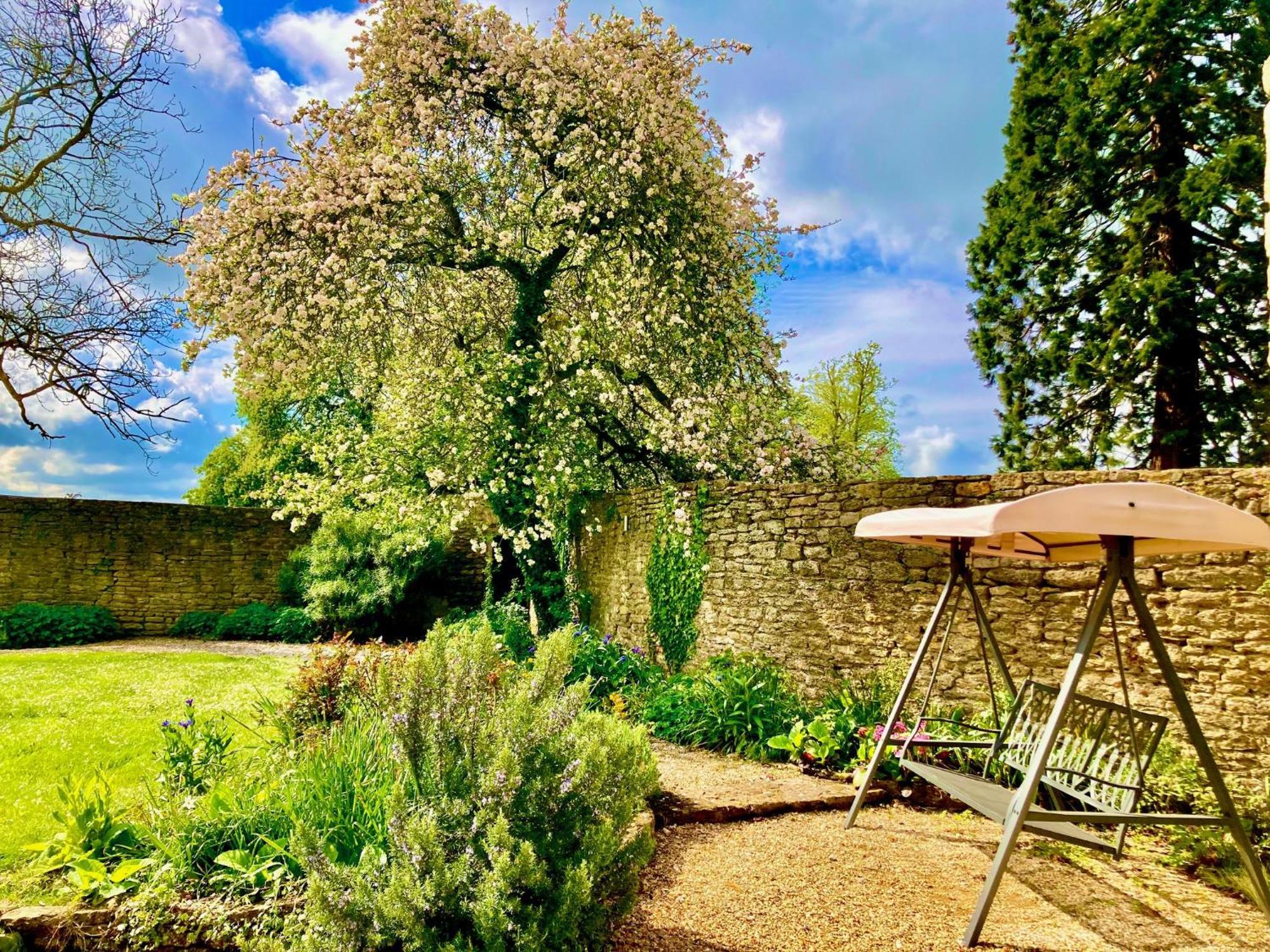 Orchardleigh Estate Hotel Frome Exterior photo