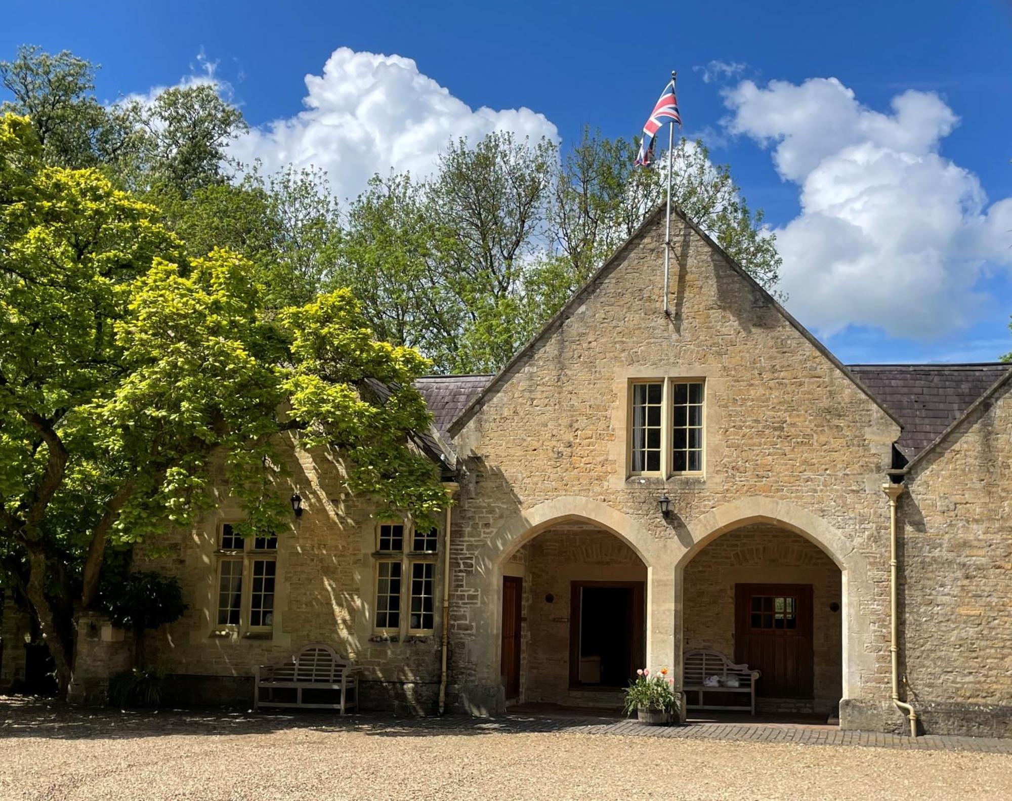 Orchardleigh Estate Hotel Frome Exterior photo