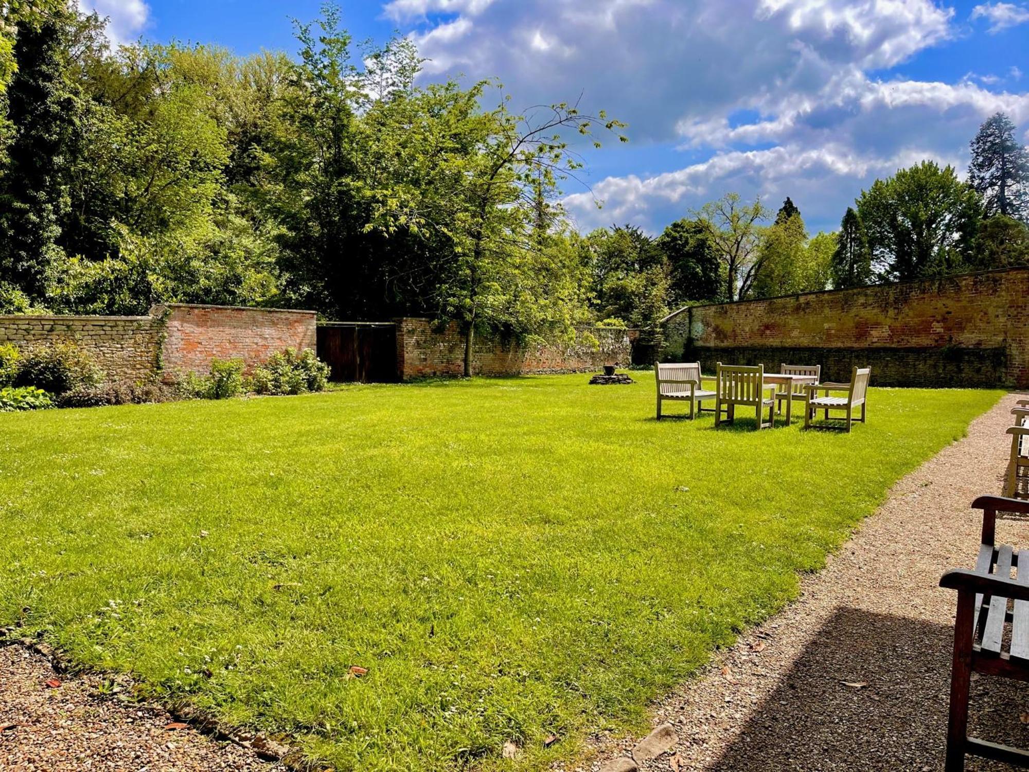Orchardleigh Estate Hotel Frome Exterior photo